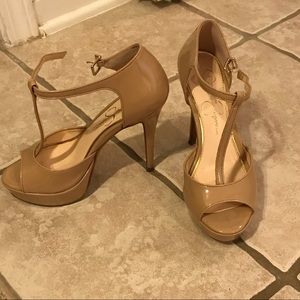 Jessica Simpson platform pump